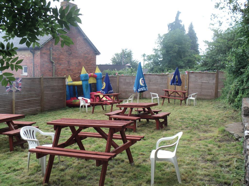 Ostler Inn Uffculme Dış mekan fotoğraf